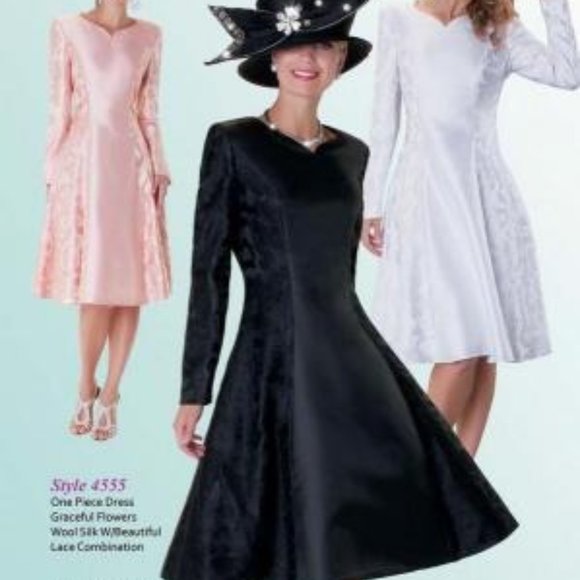 Dresses & Skirts - CLEARANCE! Beautiful Dress